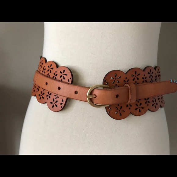 Anthropologie Accessories - Anthropologie Scallop Edge Leather Waist Belt